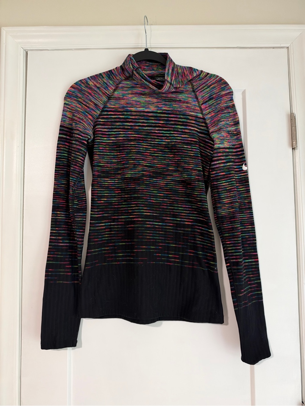 Women’s Nike Pro Hyperwarm Black Multicolor Long-Sleeve Athletic Top Size Medium